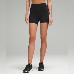 NWT Wunder Train High-Rise Short 4”